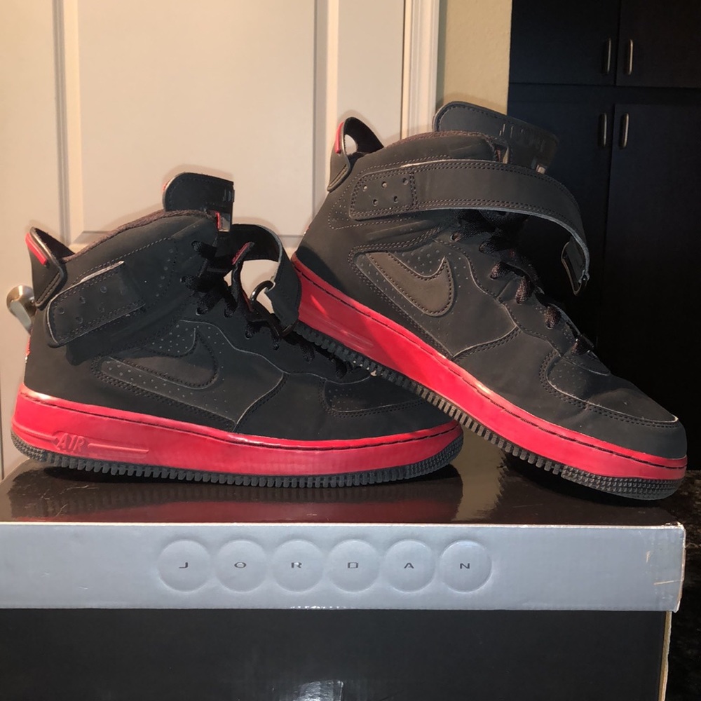 Nike Air Force Jordan (AFJ) 6